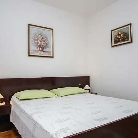 Janja Apartment *